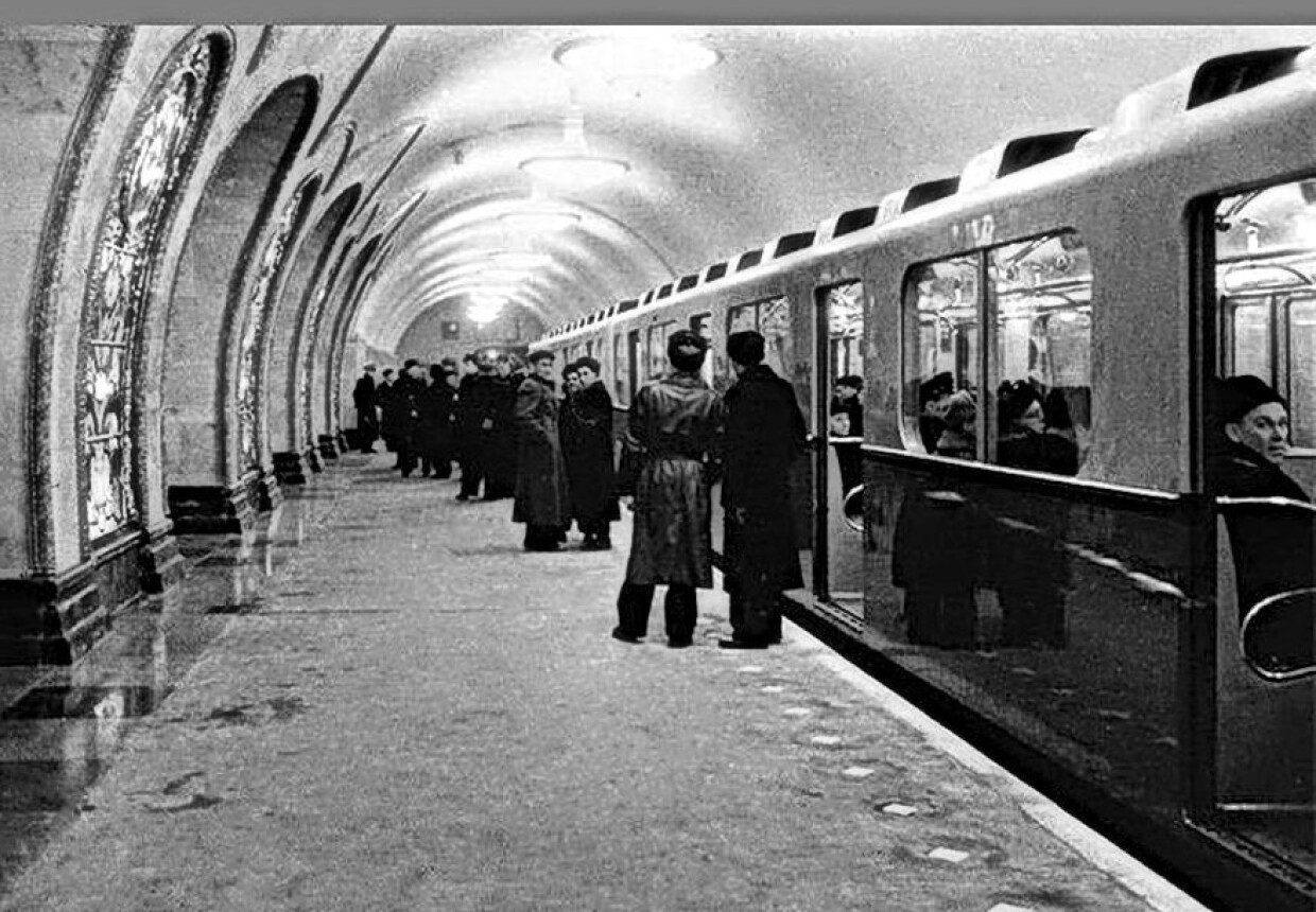 Станция метро «Новослободская»