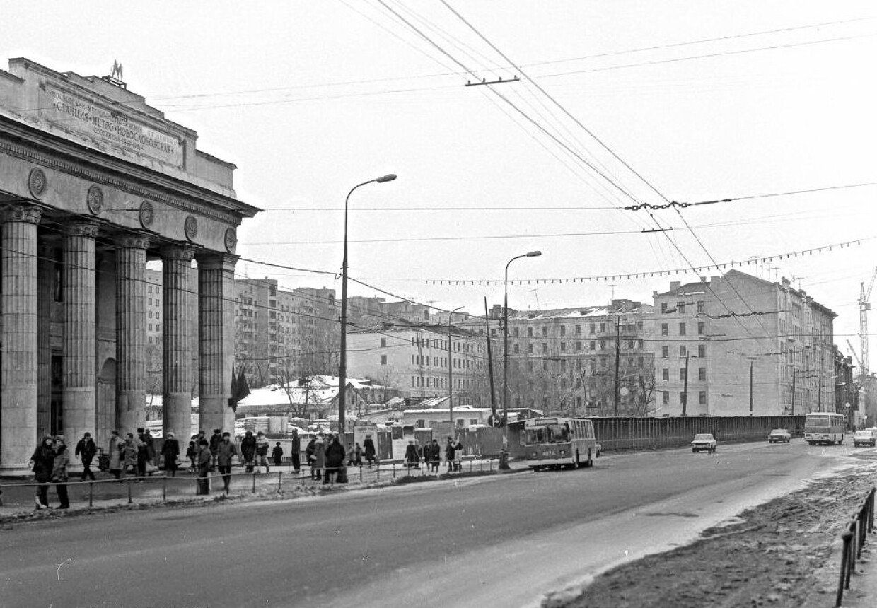Станция метро «Новослободская»