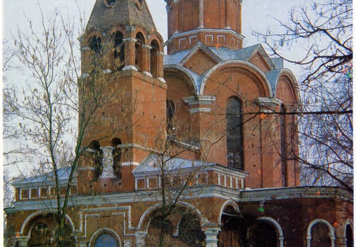 Церковь Благовещения в Петровском парке