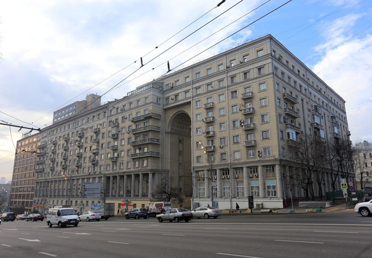 Дом 48 на Земляном валу