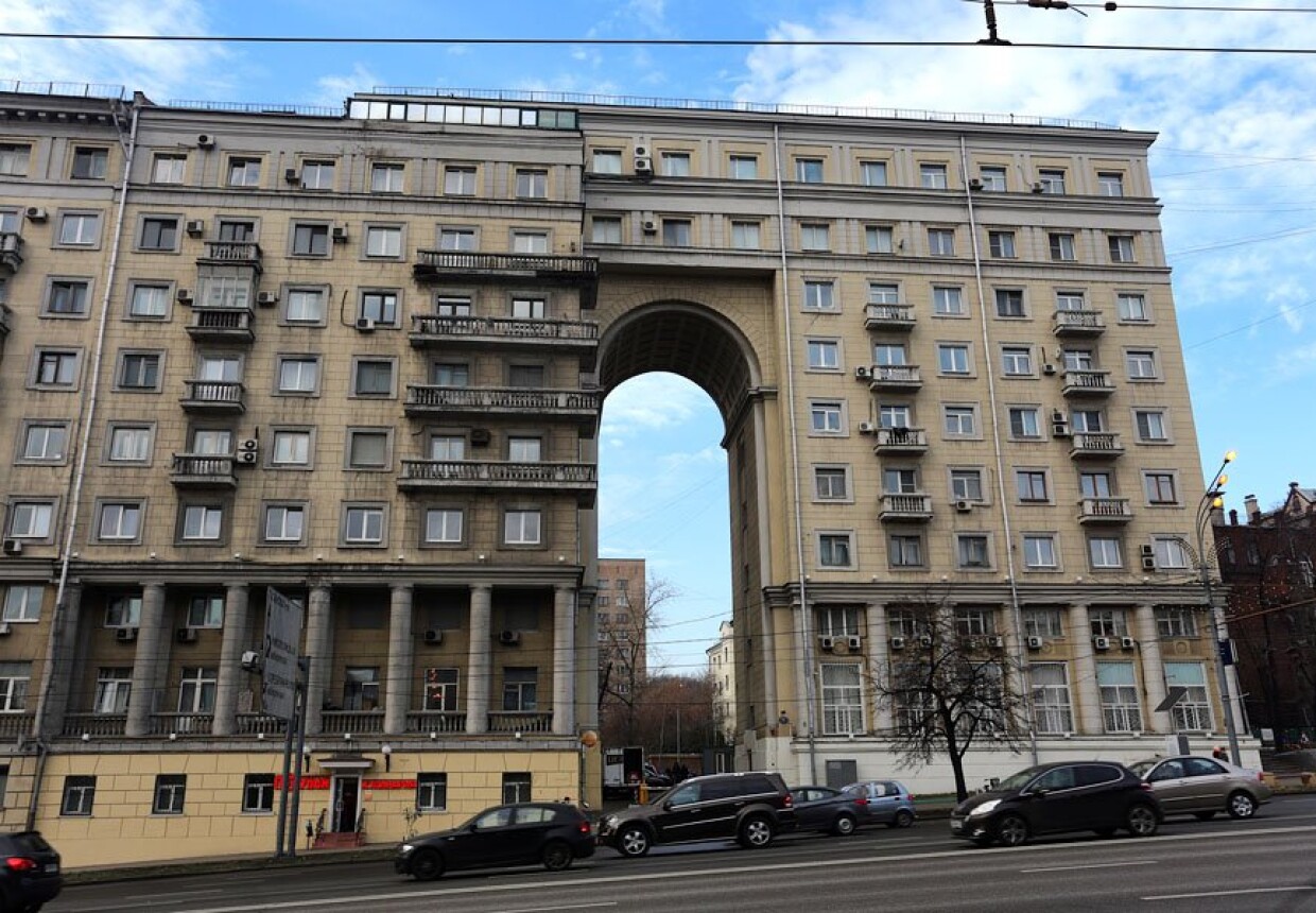 Дом 48 на Земляном валу
