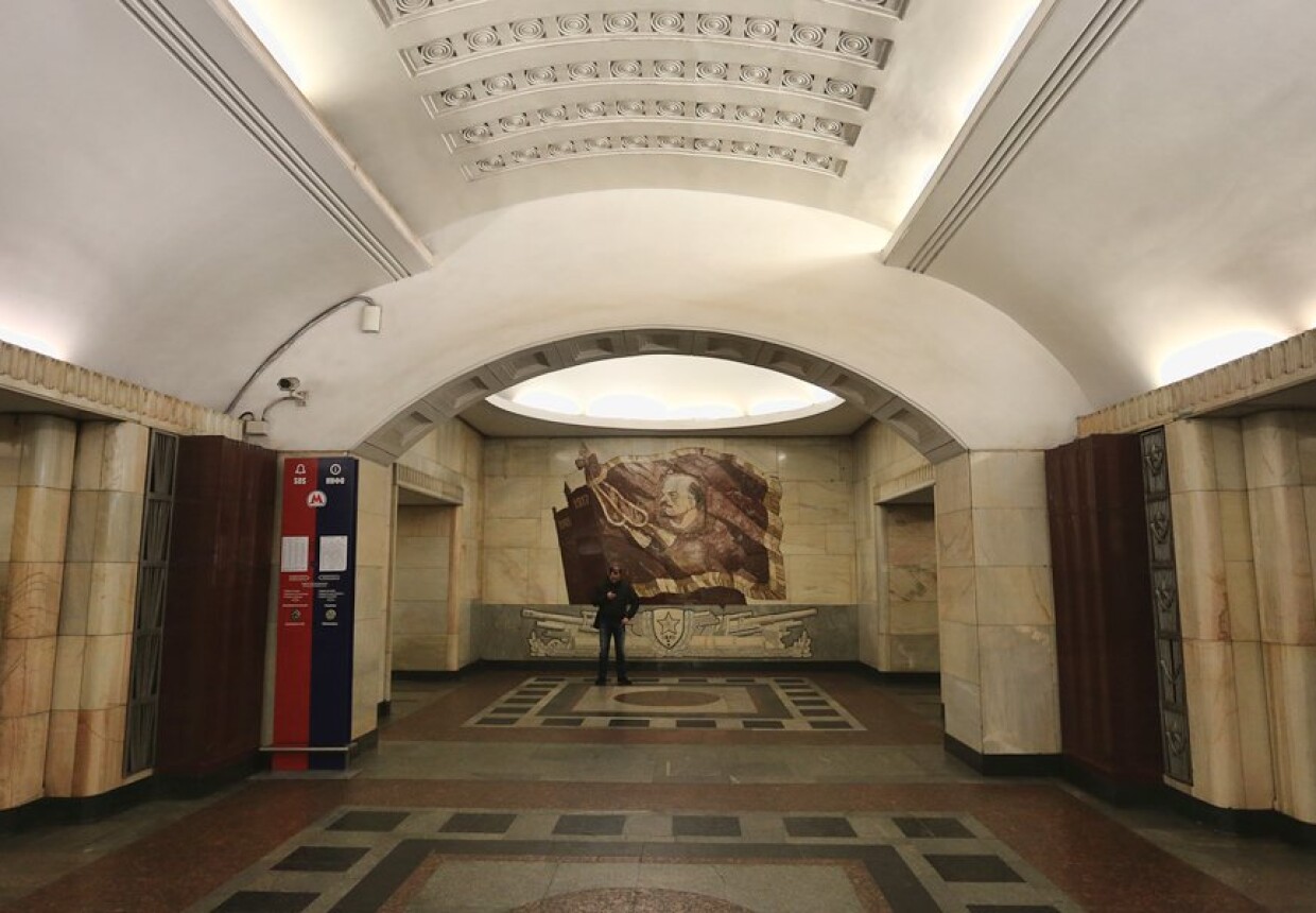 Станция метро «Бауманская»