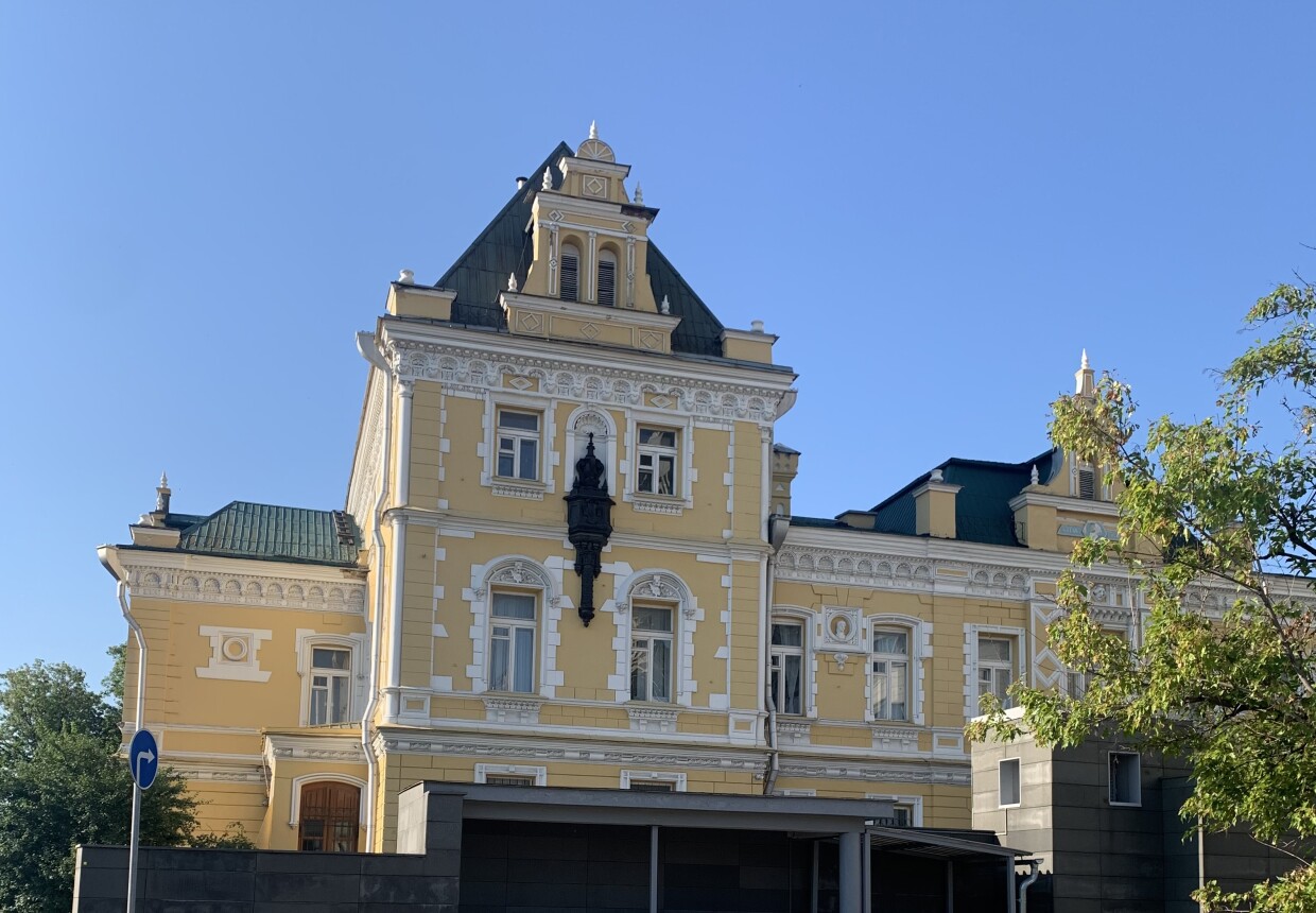 Городская усадьба Долгоруких - Р.Б. Шен