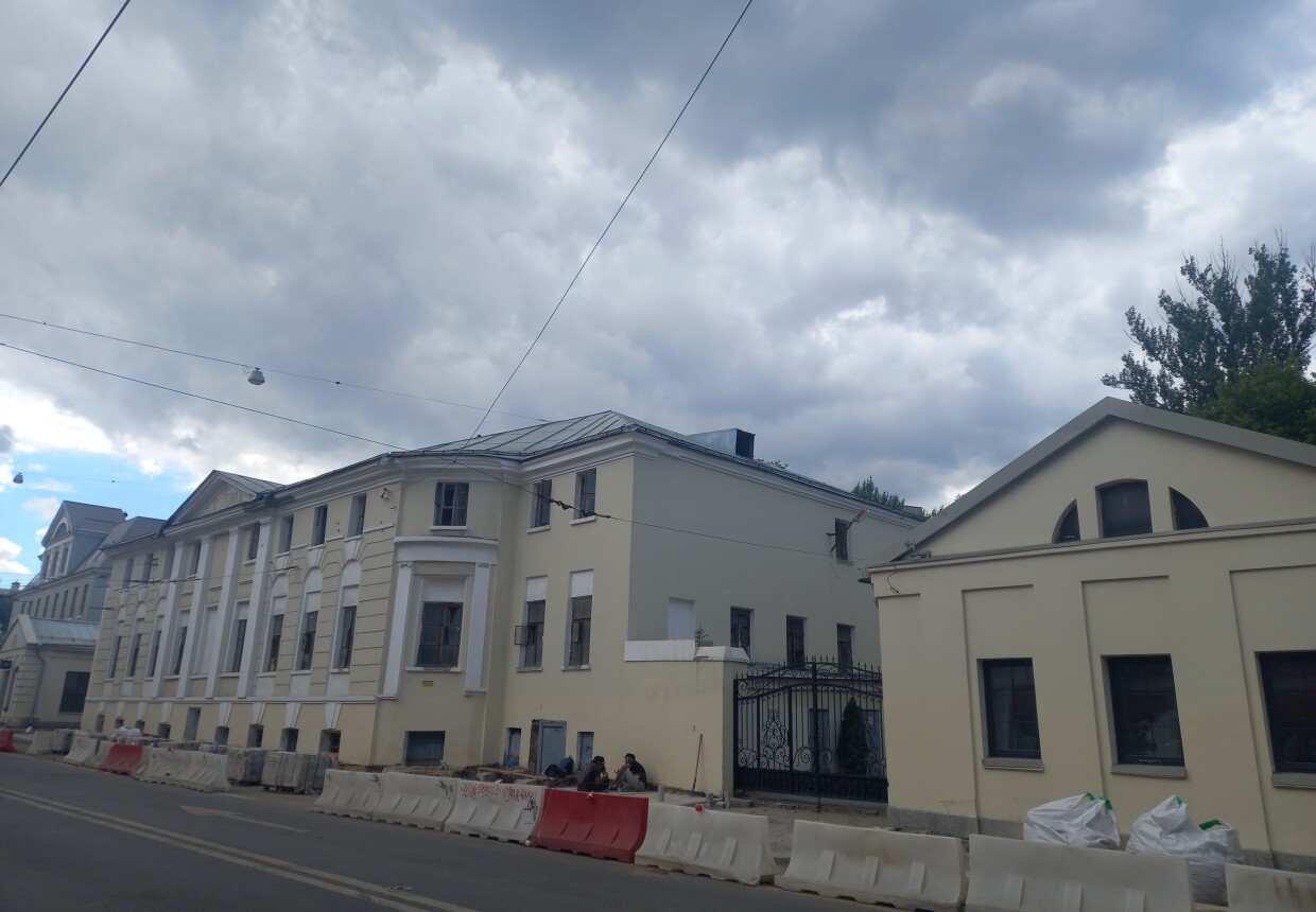 Дом Савиных
