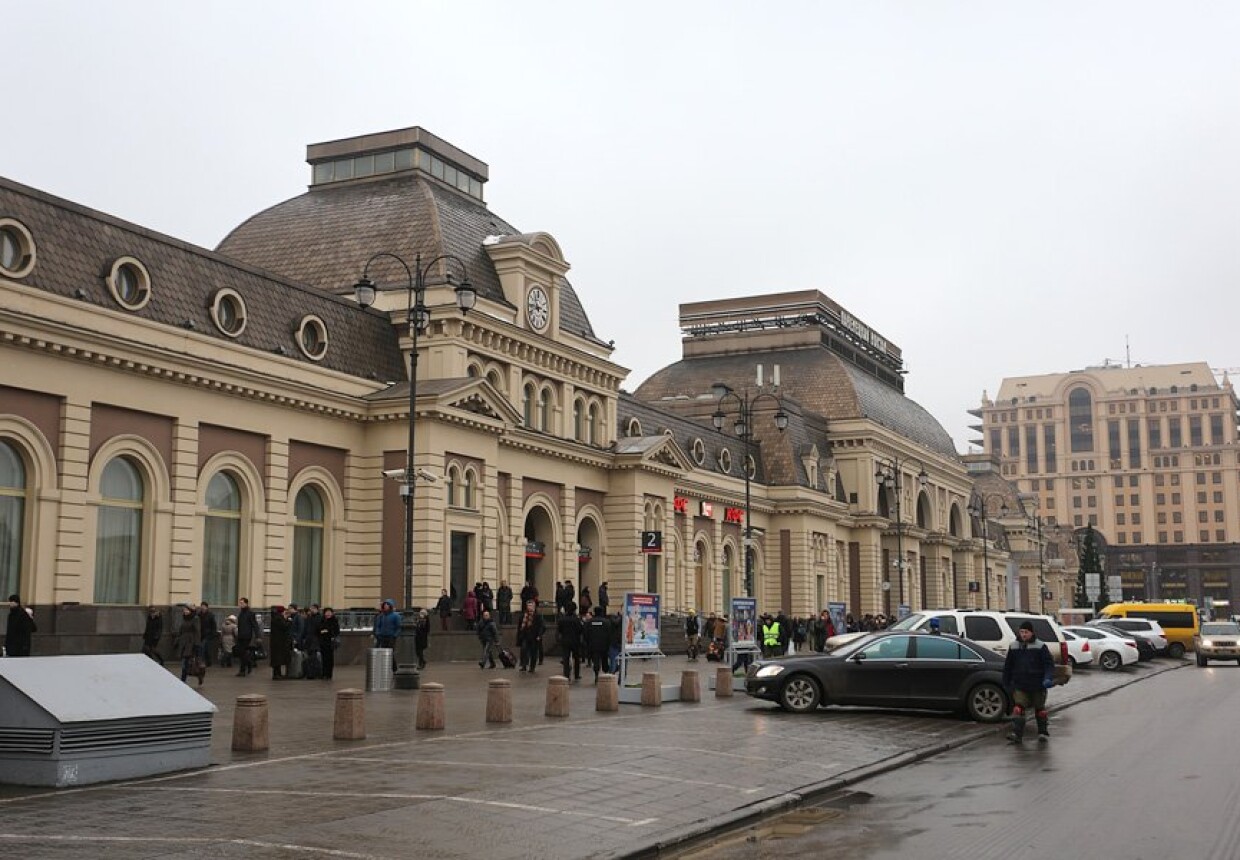 Центральный вокзал франкфурта на майне. Витебский вокзал перрон. Ржд павелецкий вокзал. Савеловский вокзал. Станция павелецкая москва вокзал.