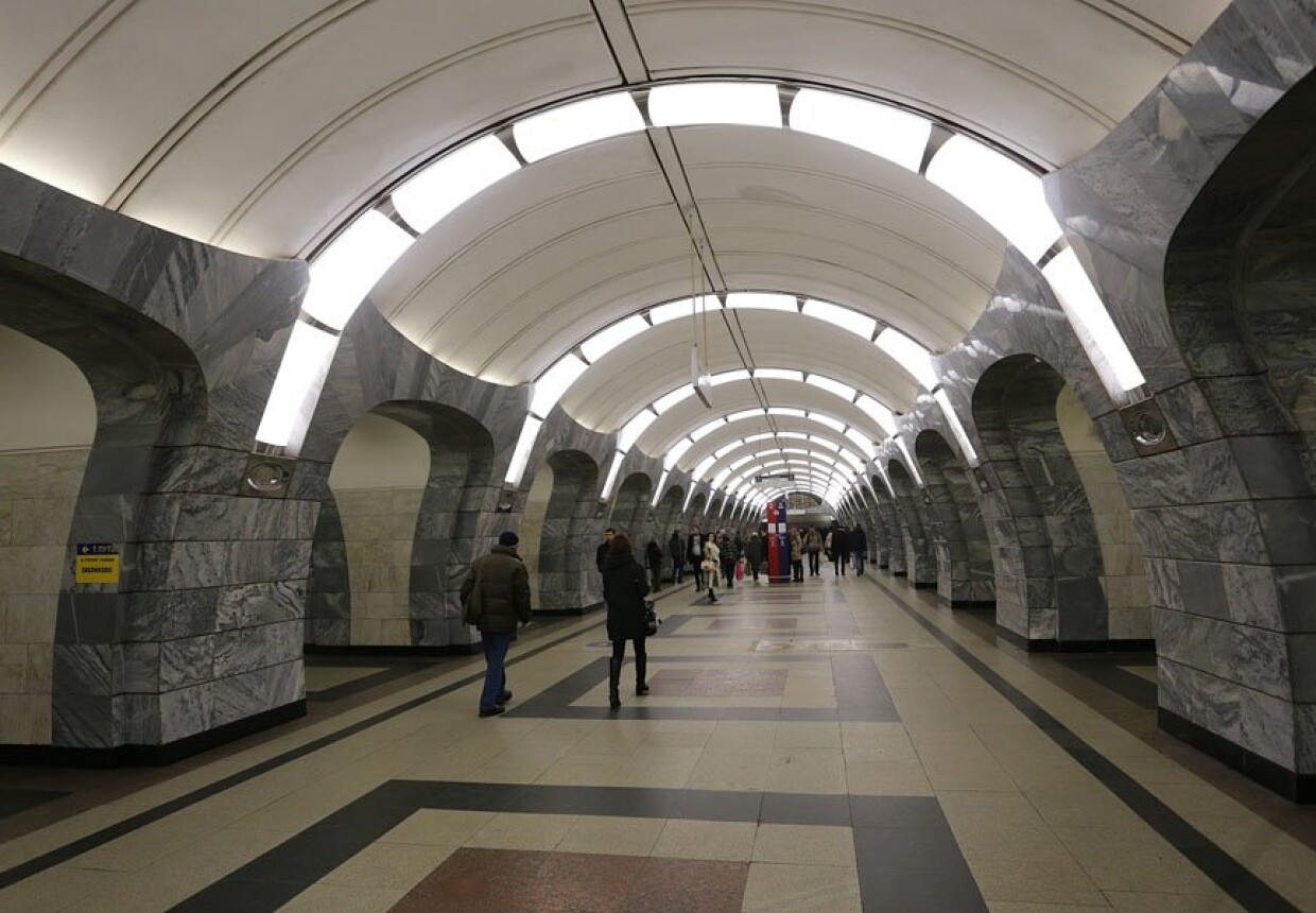 Станция метро «Чкаловская»