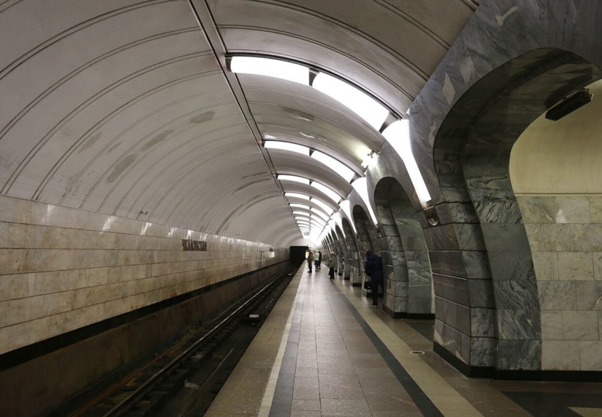 Станция метро «Чкаловская»