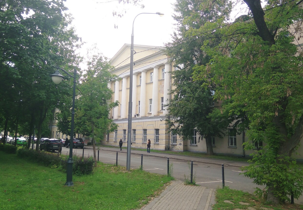 Три корпуса Хамовнических казарм