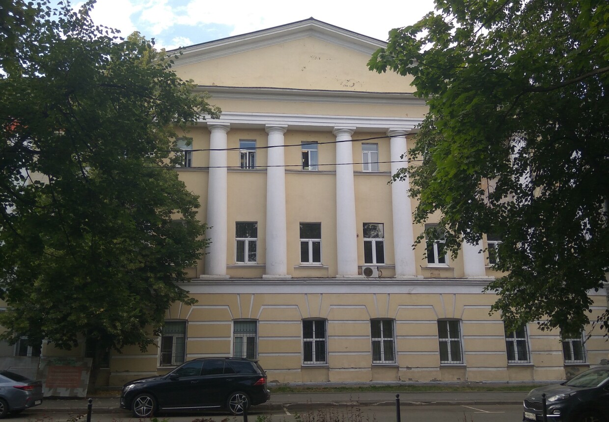 Три корпуса Хамовнических казарм