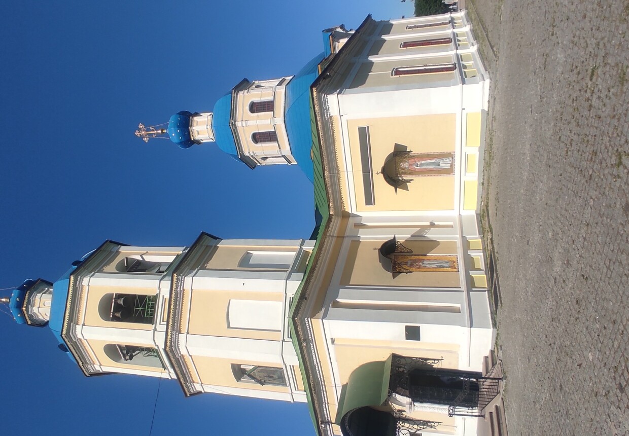 Храм первоверховных апостолов Петра и Павла в Ясеневе