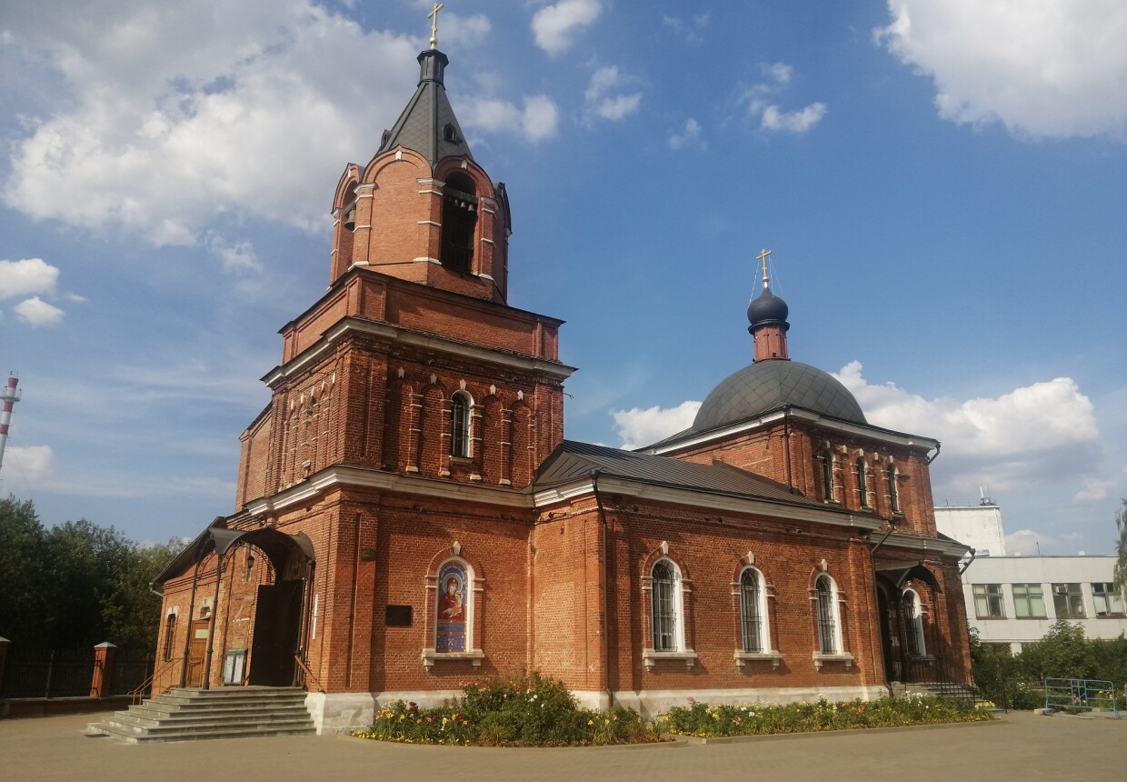 Храм Преподобного Сергия Радонежского в Бусинове.