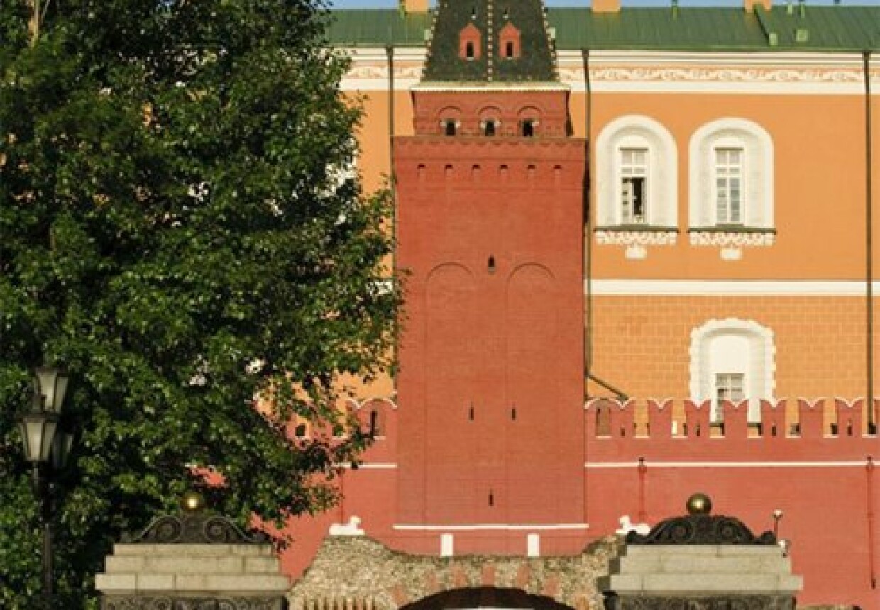 Средняя Арсенальная башня