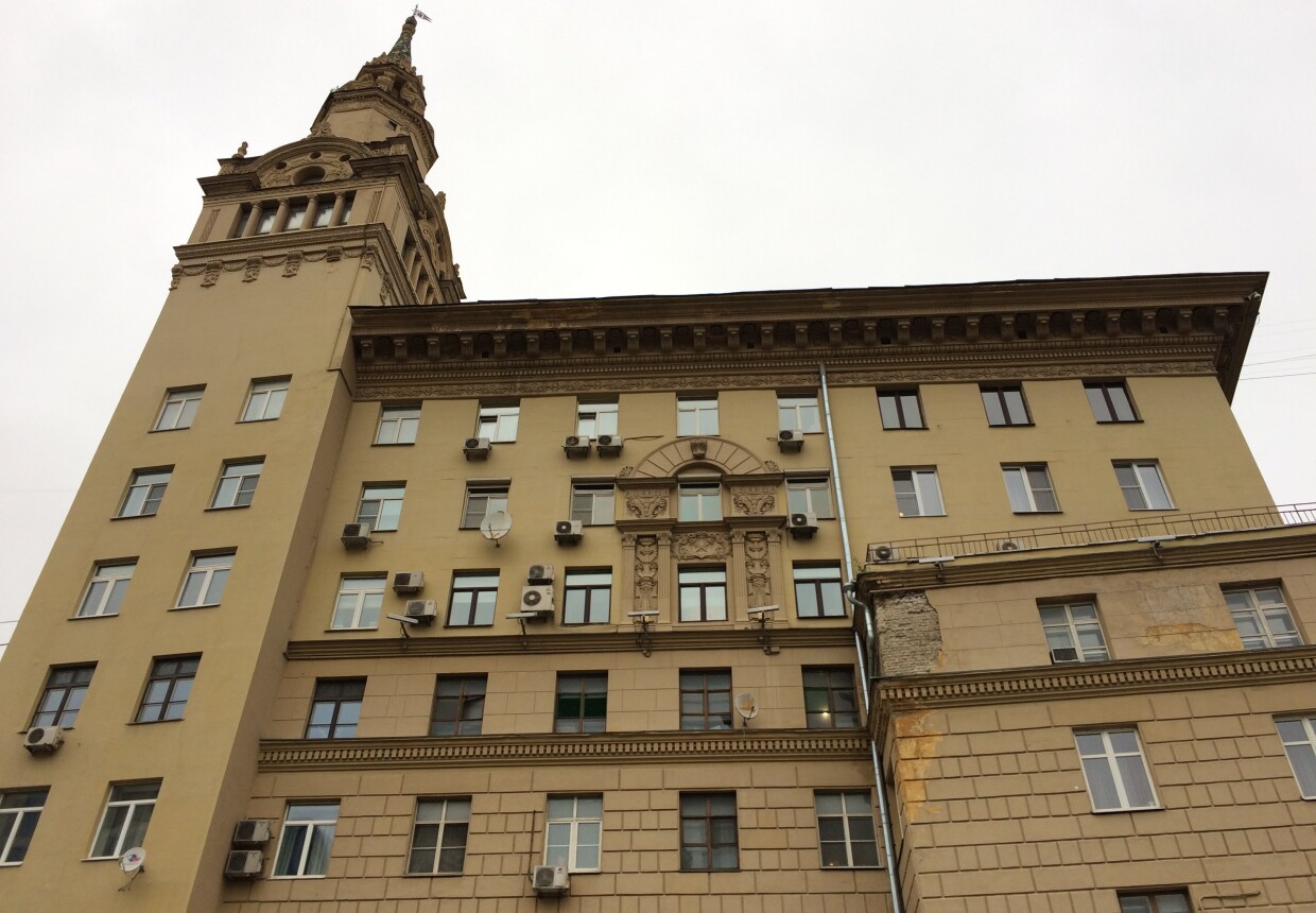 Жилой дом на Смоленской, архитектор И. В. Жолтовский
