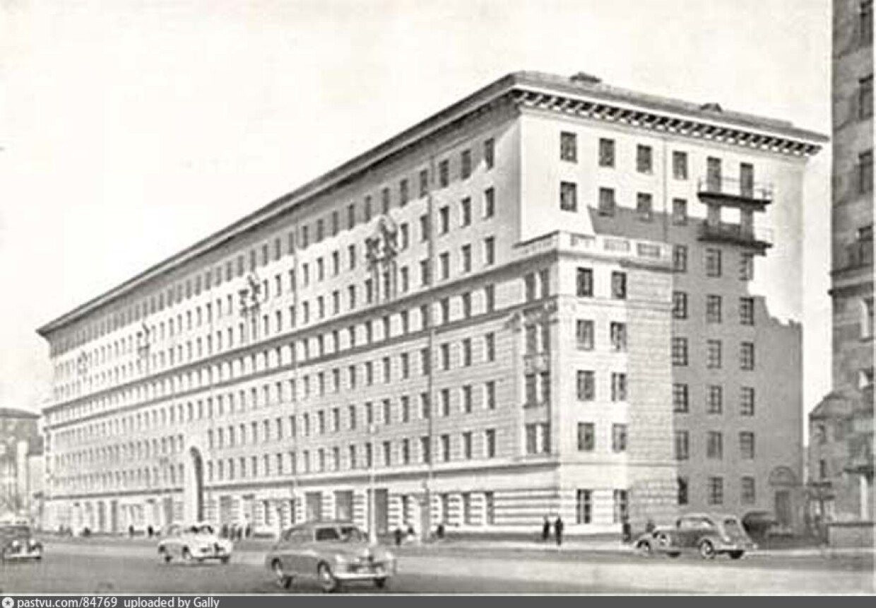Жилой дом, 1949-1950 гг. (архитектор И.В. Жолтовский)