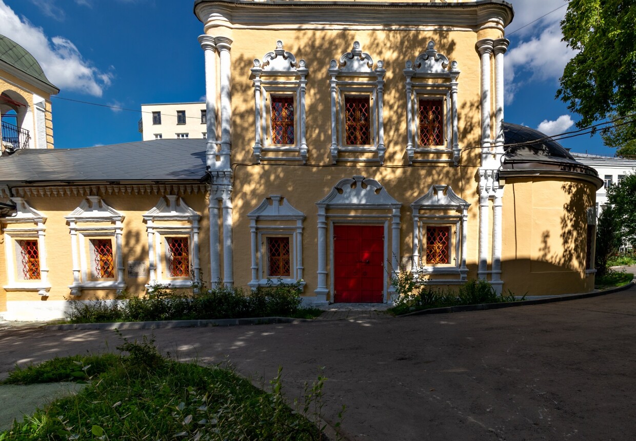 Церковь Троицы в Хохловке, 1696 г., с колокольней XVIII в.