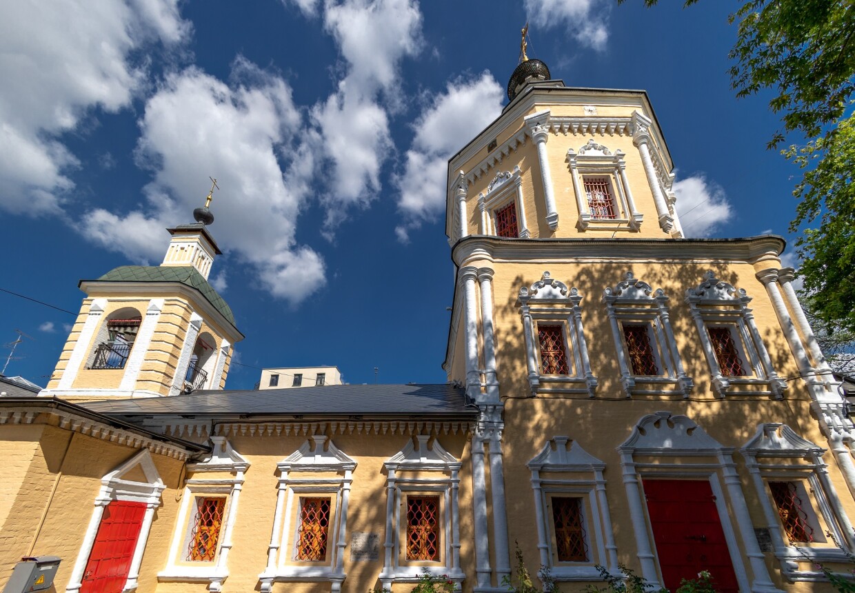 Церковь Троицы в Хохловке, 1696 г., с колокольней XVIII в.
