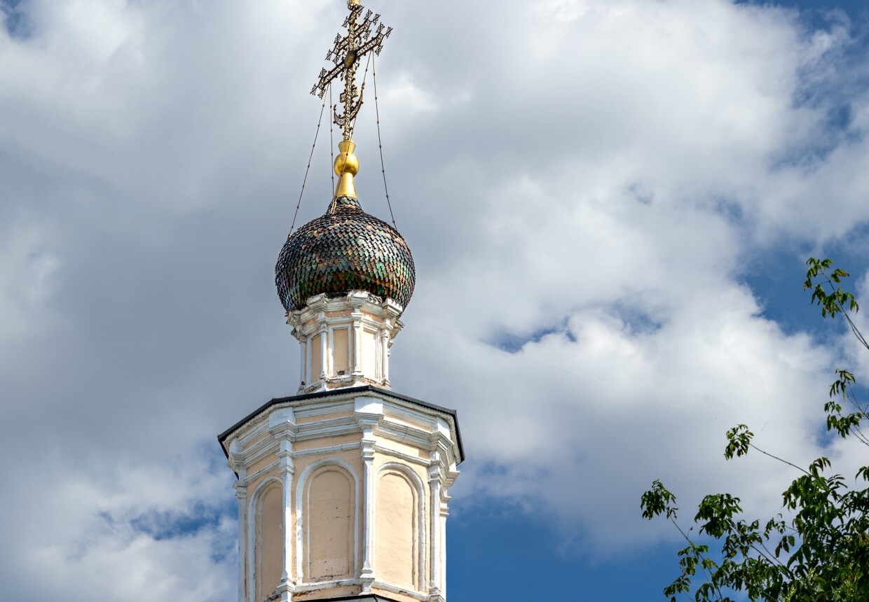 Церковь Троицы в Хохловке, 1696 г., с колокольней XVIII в.