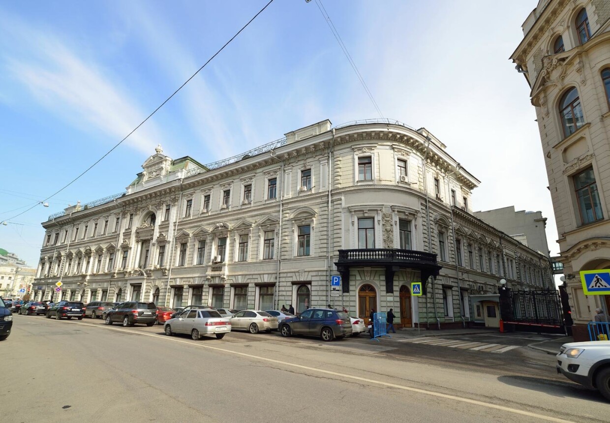 Доходный дом Московского Купеческого банка с магазинами и
