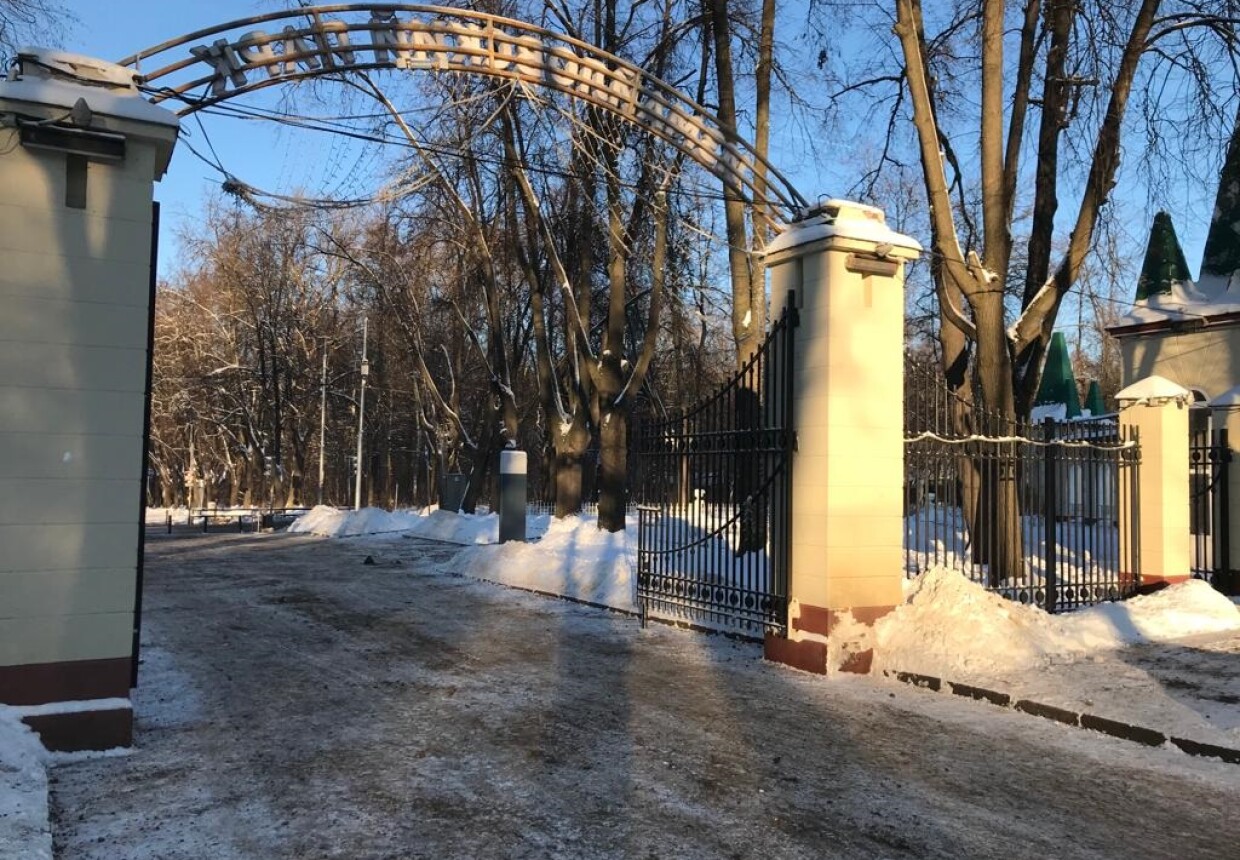 Главный вход в Измайловский