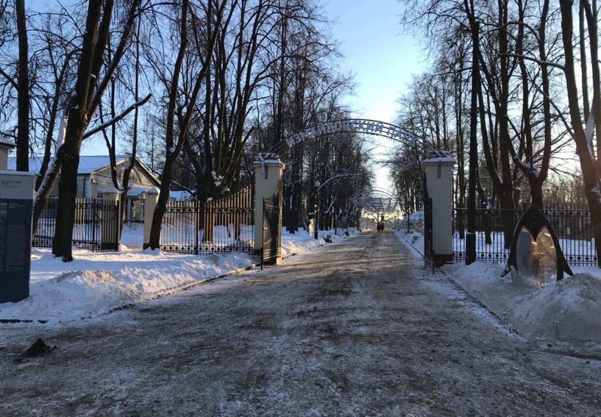 Главный вход в Измайловский