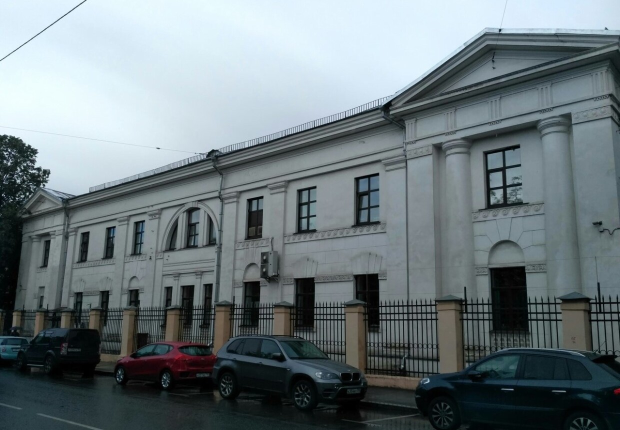 Бывшее здание Института биологической