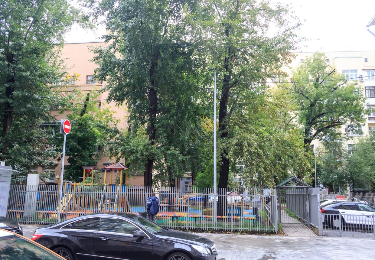 Святые врата Златоустовского монастыря с церковью пророка