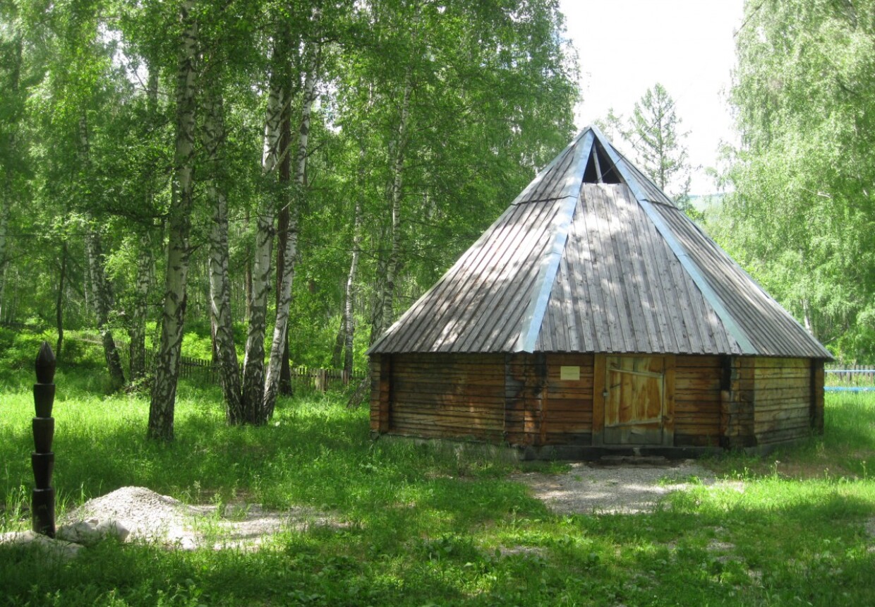Этно-экологический музей алтайской культуры им. В. В.