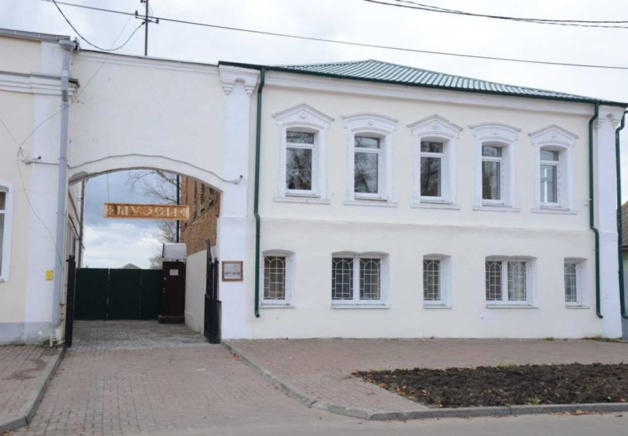 Белоомутский