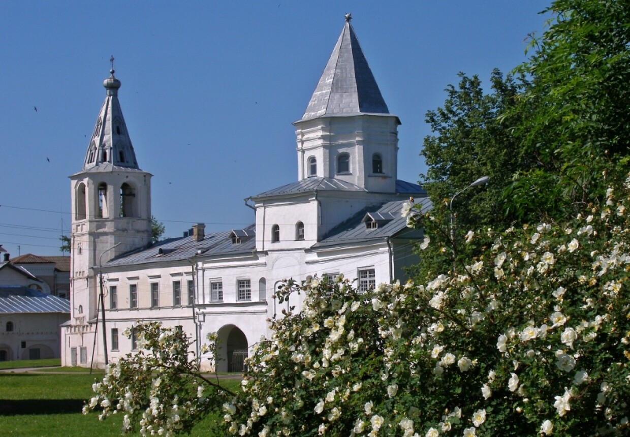 Воротная башня Гостиного