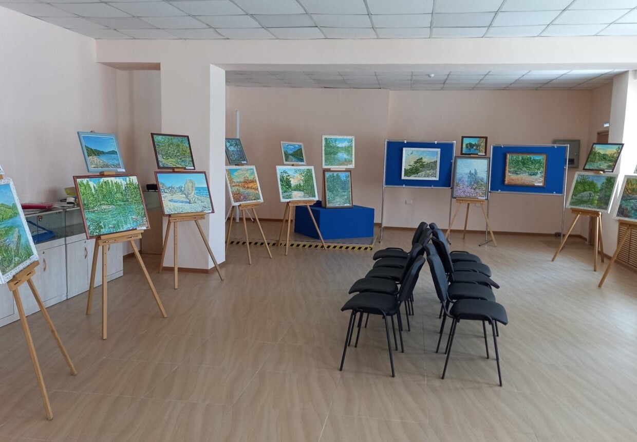 Музейно-выставочный зал Центральной городской библиотеки им. А.