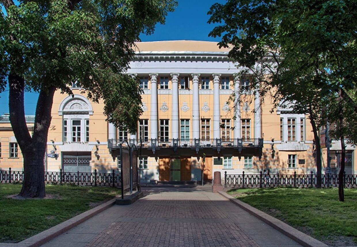 Государственный музей искусства народов
